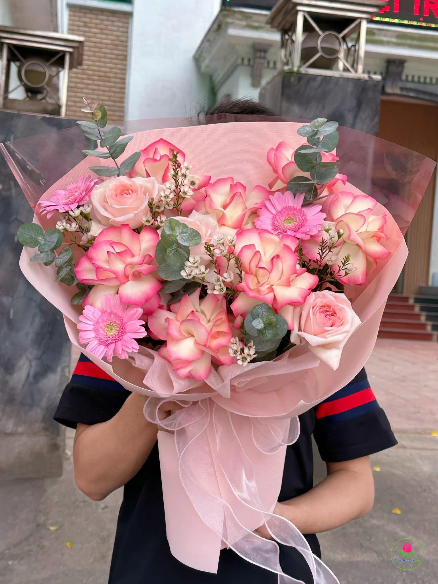 BÓ HOA HỒNG HỶ