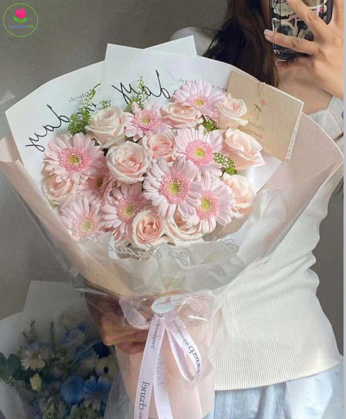 BÓ HOA TÔNG HỒNG NHẸ NHÀNG