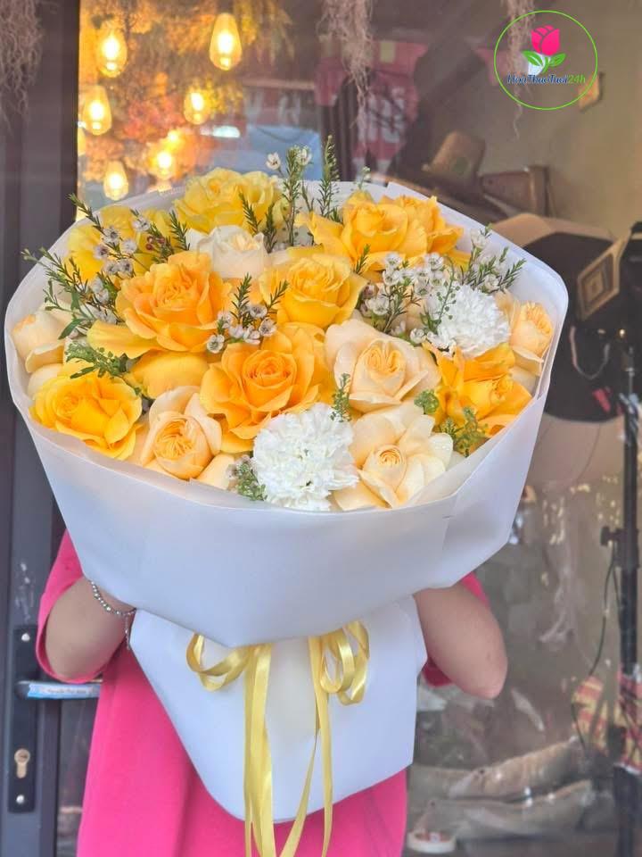 BÓ HOA HỒNG TÔNG VÀNG